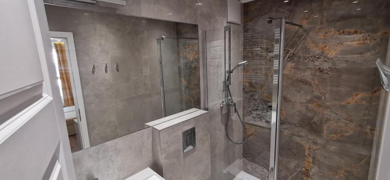 Wow Flou Przystan Letnica Apartamenty 700M Plaza Gdańsk Buitenkant foto